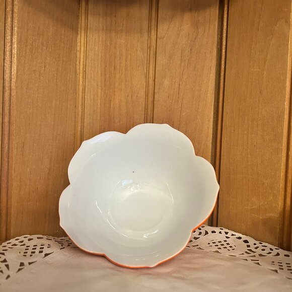 Set of 4 Vintage Porcelain Lotus Bowls Rice Side Dish Made in Japan - Picture 7 of 8